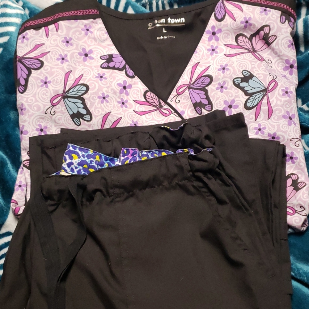 Women's scrubs